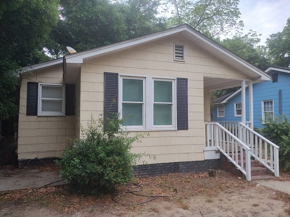 1st image of 2715 E Surrey Dr
