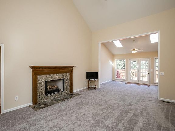 4th image of 309 Covington Bnd