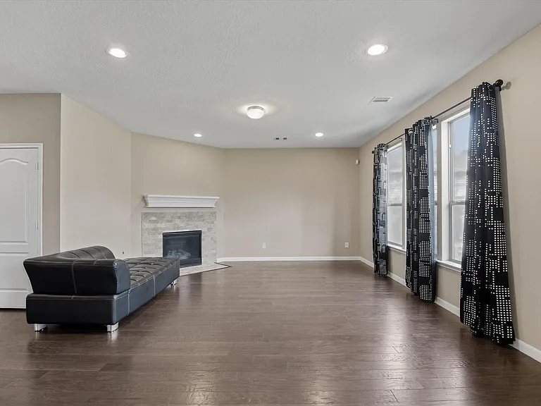16515 Williamstown Dr — Photo 8