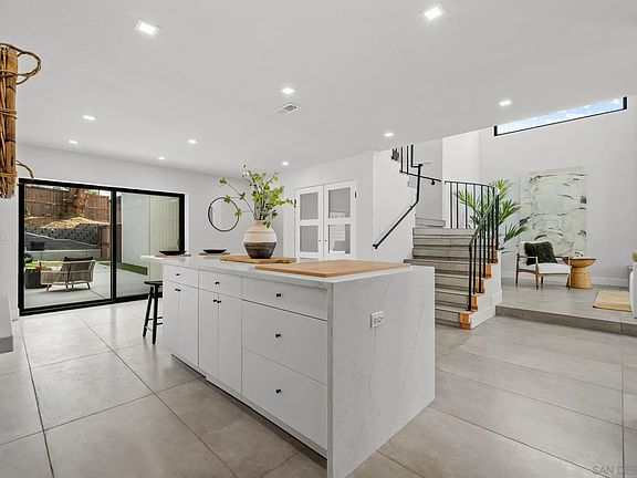 5th image of 2029 Del Mar Heights Rd