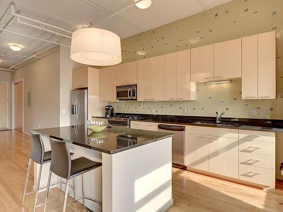 5th image of 290 Market St Unit 411
