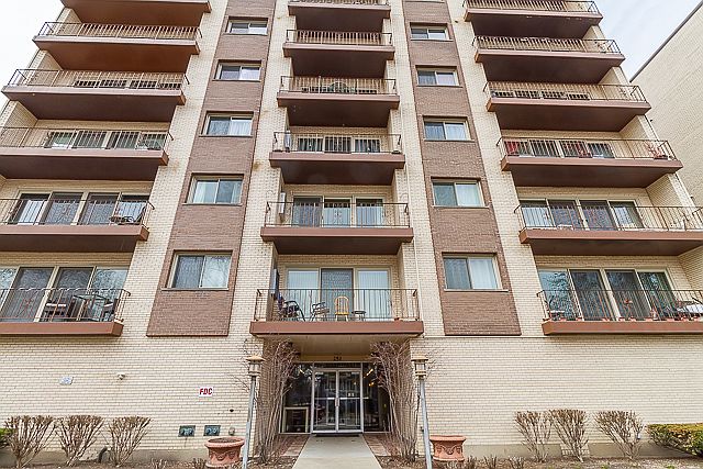 1st image of 251 Marengo Ave #4E