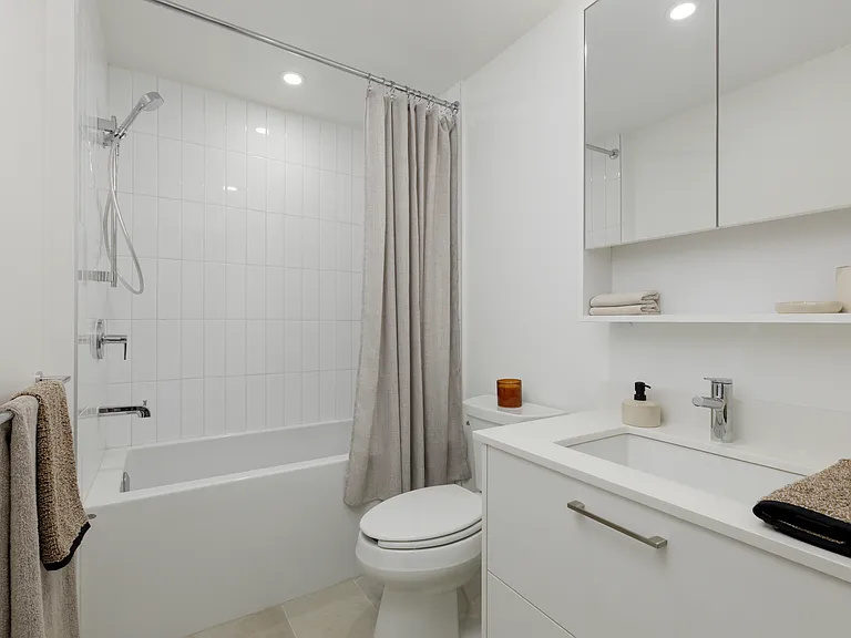 2511 Carolina St — Photo 30