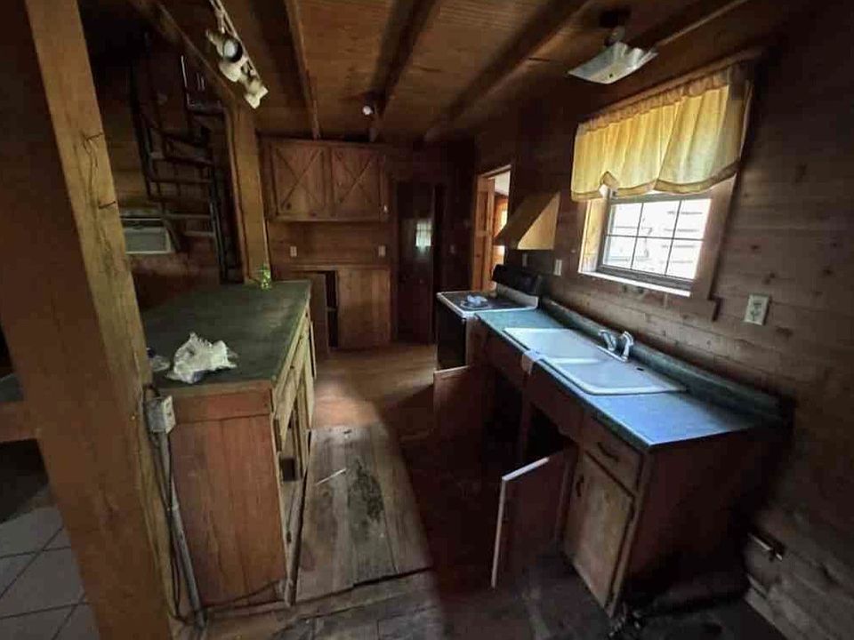 7th image of 203 Hurricane Creek Dr