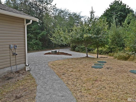 3rd image of 656 E Pickering Dr