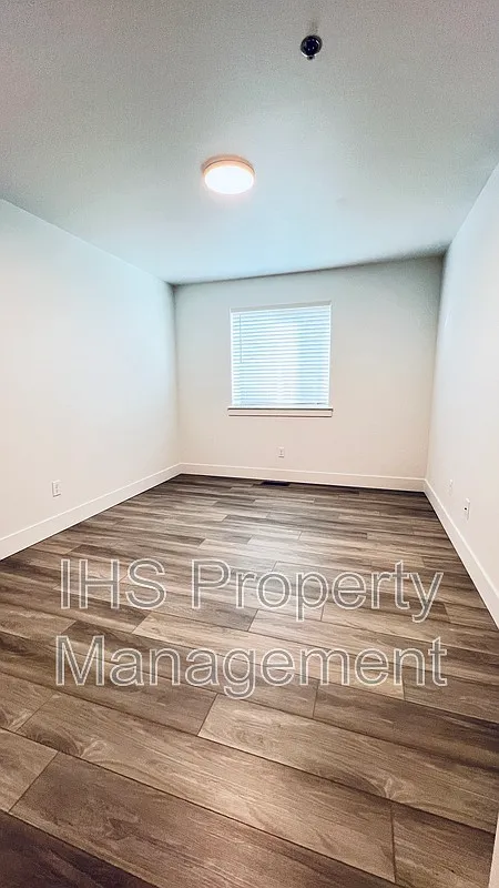 2 bed, 2.0 bath, 1001 sqft, $1,325 — Photo 4