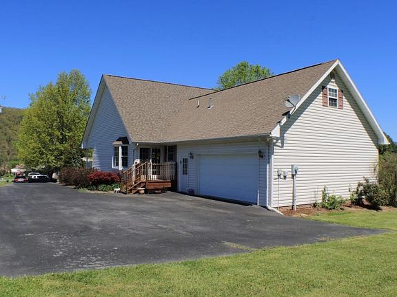 4th image of 117 Bradshaw Woods Dr