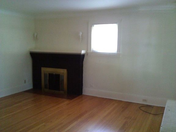 3rd image of 2435 Birchwood Ln