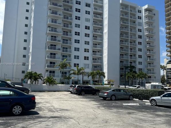 200 S Birch Rd APT 104