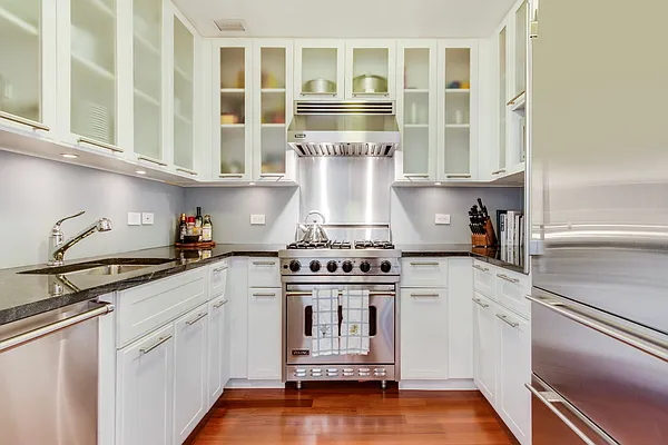 Rented by Compass | media 24