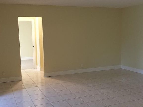 4th image of 952 NW 29th Ave APT B