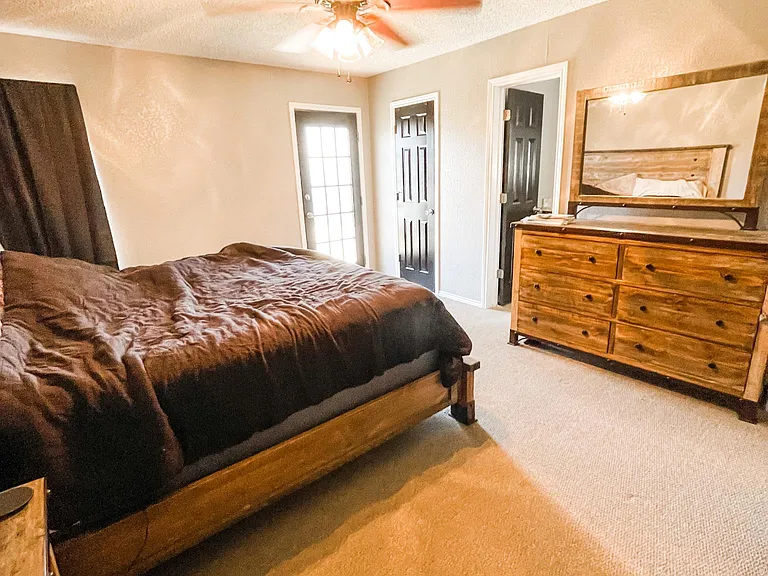 1213 Hyde Park Blvd #B — Photo 11