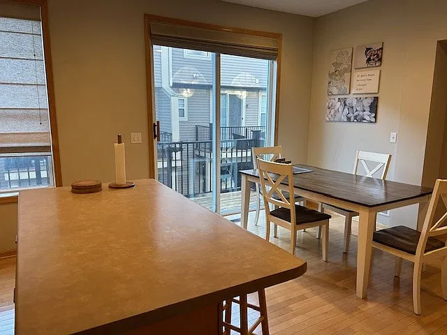 3 bed, 1800 sqft, $3,000 — Photo 4