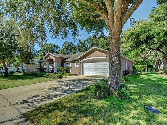 3rd image of 722 Cypress Oak Cir