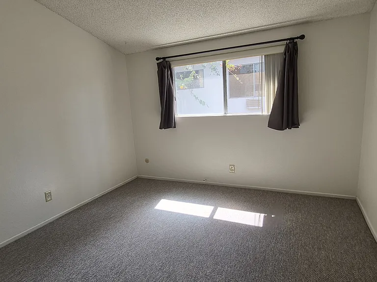2673 Milton Ave #12 — Photo 15