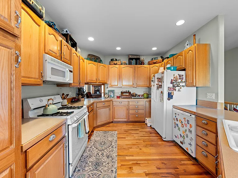 1060 N Bader Ct — Photo 12