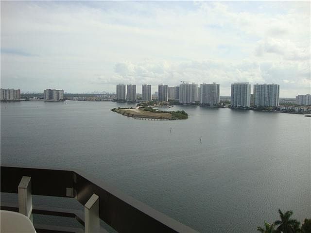 1st image of 19101 NE 36th Ct APT 1902