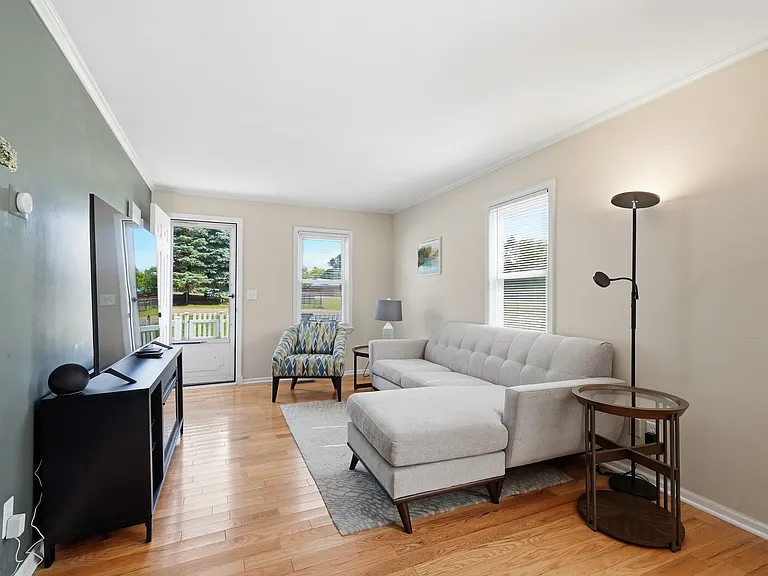 1105 Burgoyne Blvd — Photo 6