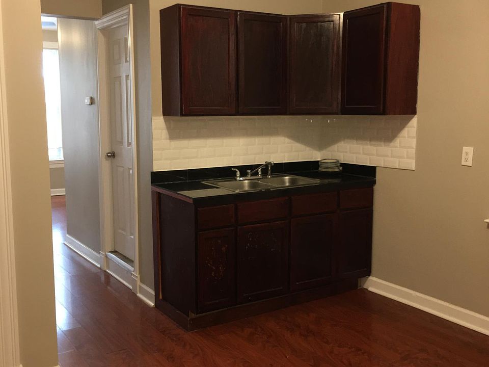 2nd image of 2051 W 23rd St #2