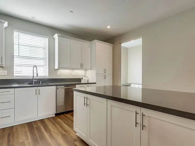 2316 Synergy Dr — Photo 6