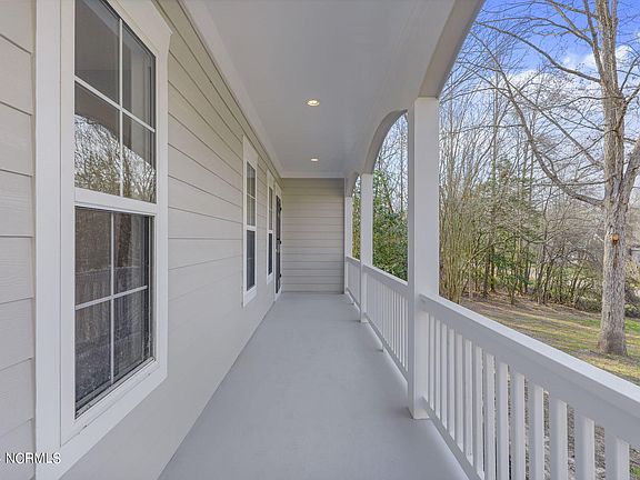5th image of 22 Buffalo Creek Drive