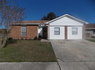 6939 Pinebrook Dr, New Orleans, LA 70128