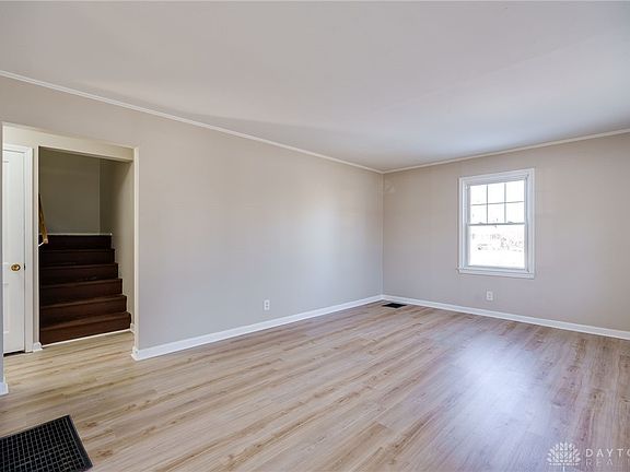 5th image of 806 Richardson Dr
