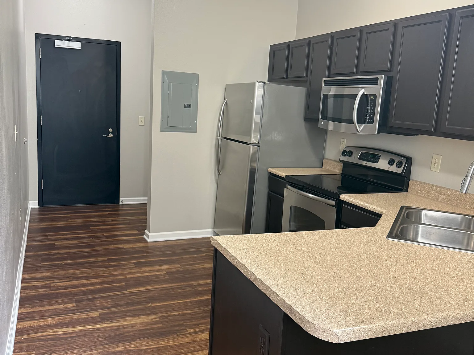2 bed, 1140 sqft, $1,400 — Photo 3