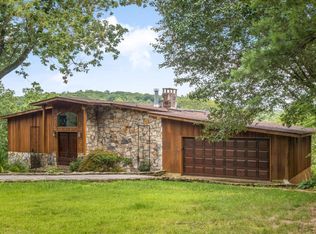 510 Brady Point Rd, Signal Mountain, TN 37377