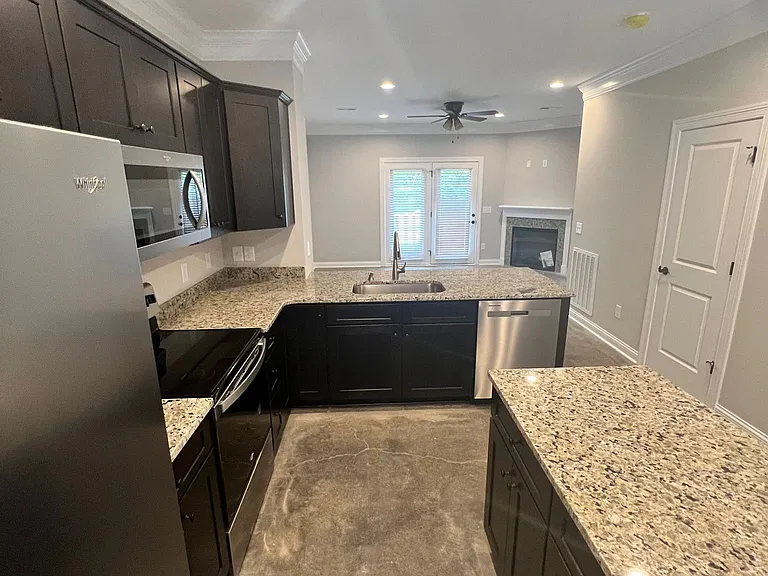 407 Peyton Pl — Photo 9