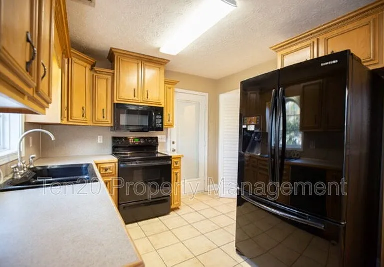11036 Lee Road 240 — Photo 14