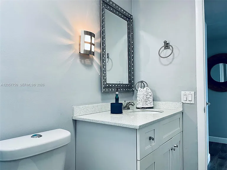 2300 Park Ln #201 — Photo 4