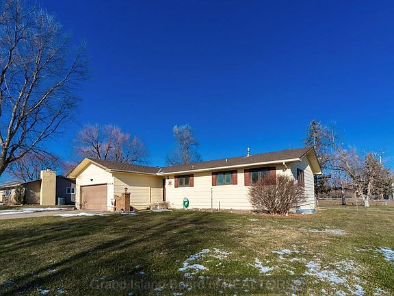 2nd image of 4318 Lariat Ln