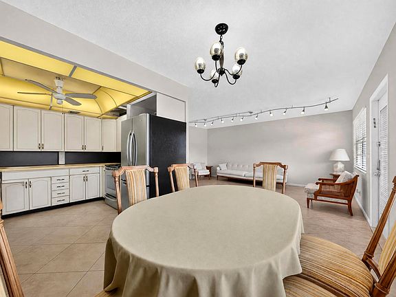 4th image of 206 Richmond A #206