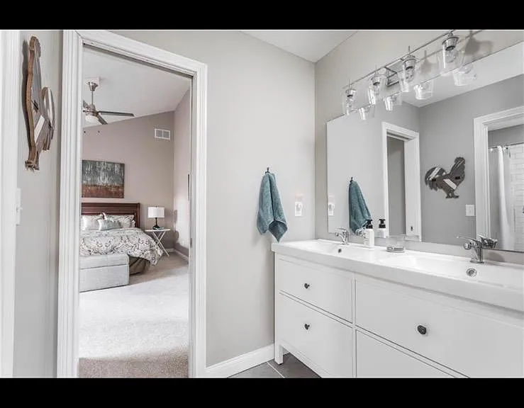829 S Randolph St — Photo 27