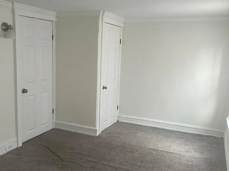 811 E Chestnut St — Photo 10