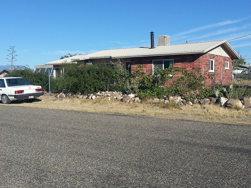 2nd image of 675 S Park Cir