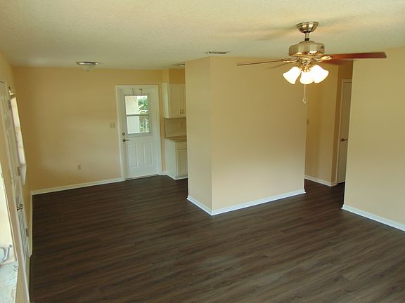 5th image of 700 Nuzum St