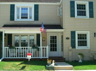 5912 Dendron Ln, Greendale, WI 53129