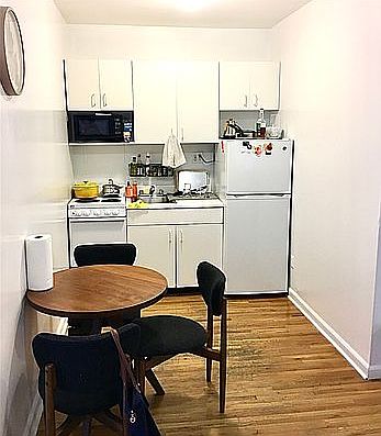 3rd image of 320 E 49th St APT 42