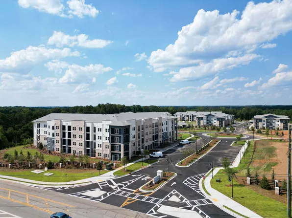 The Crest at South Point