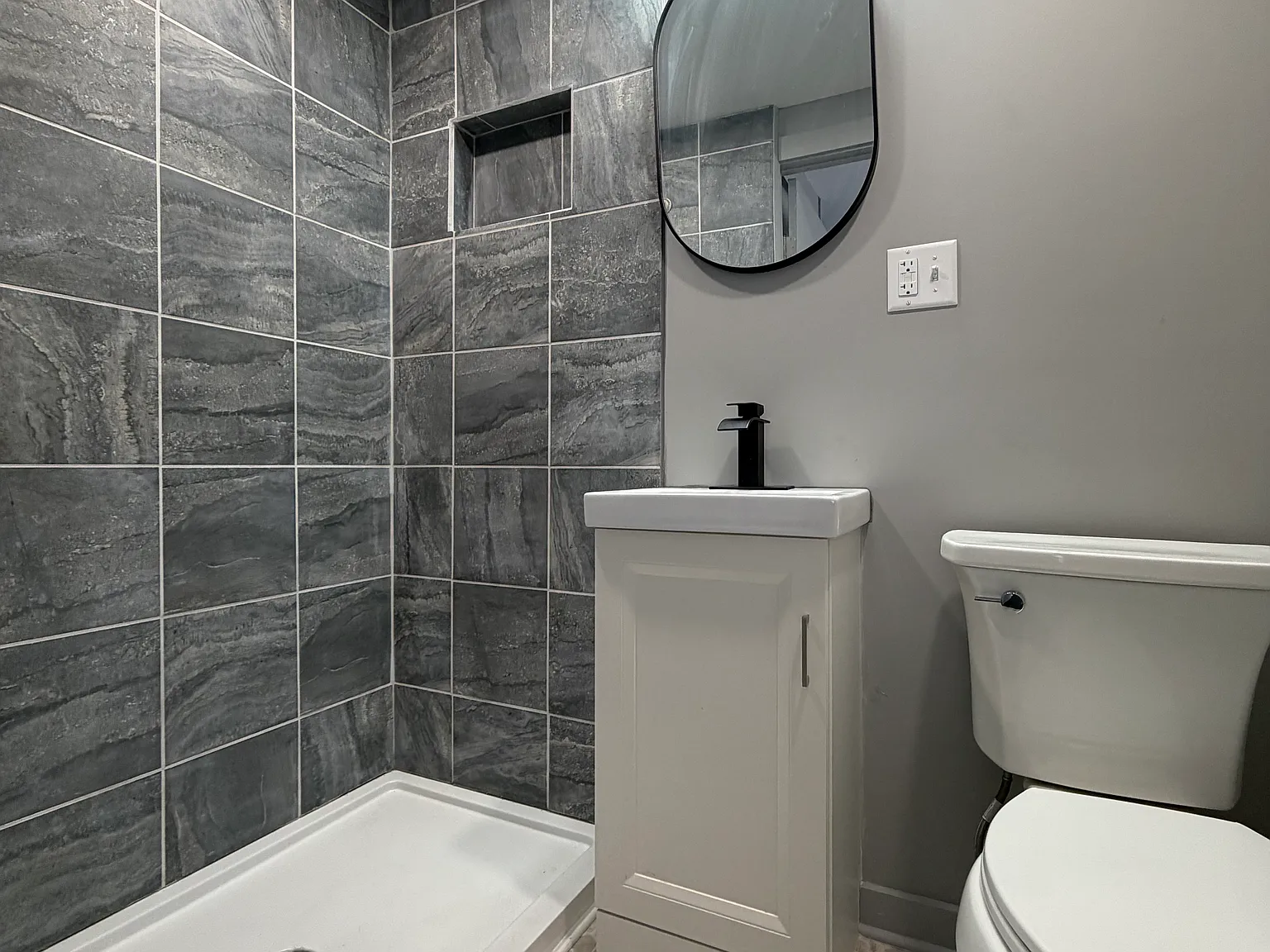 3 bed, 1255 sqft, $1,800 — Photo 2