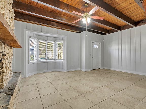5th image of 133 Oak St APT 13