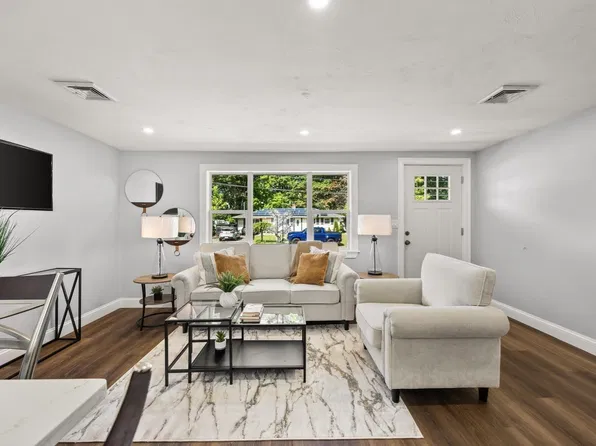 15 Clara Rd, Brockton, MA 02302