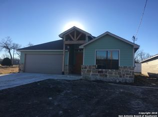 1212 Hickory St, Jourdanton, TX 78026