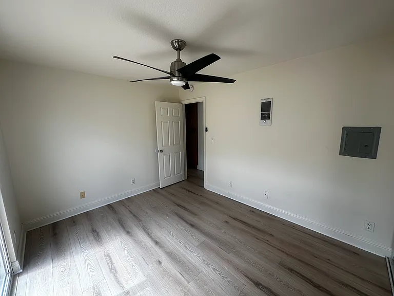1371 E Washington Ave #103 — Photo 9