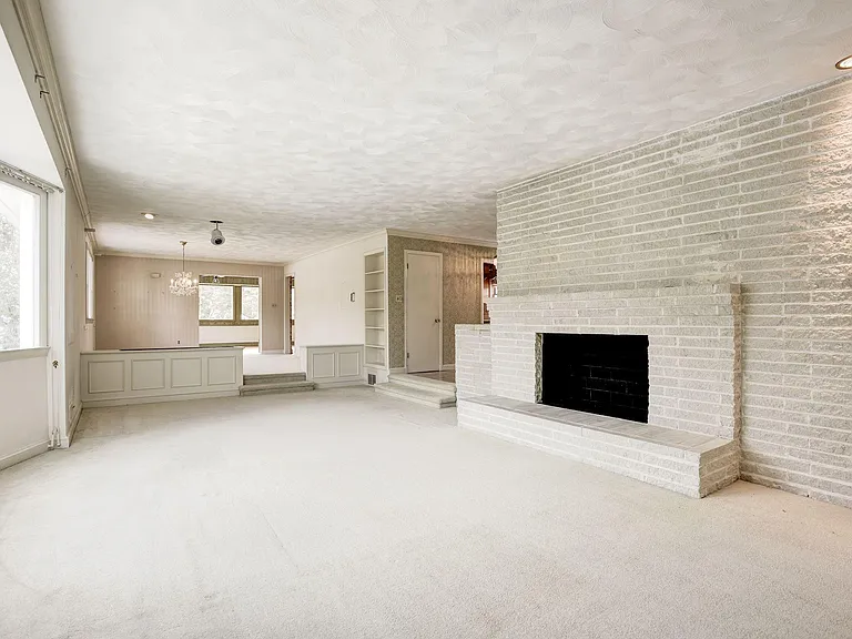 1429 Laburnum St — Photo 24