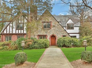 35 Easton Ave, White Plains, NY 10605