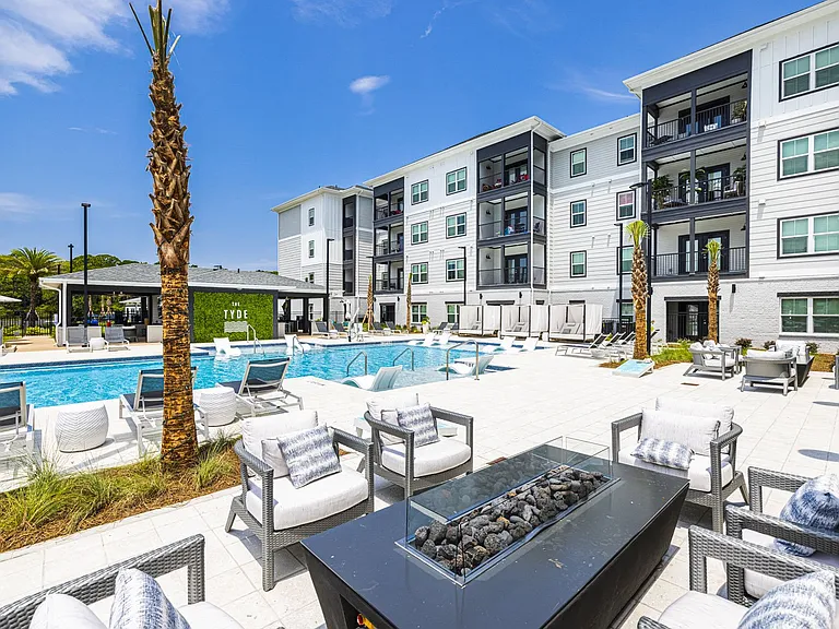 The Tyde Apartments — Photo 13