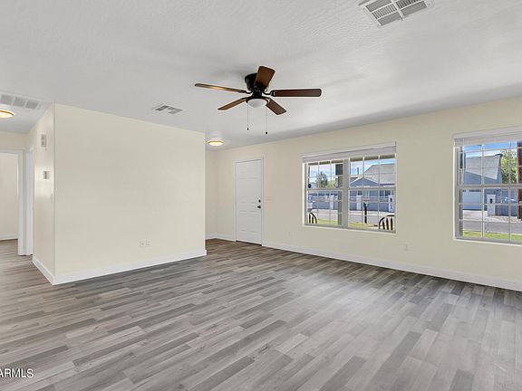 3rd image of 106 W MARGUERITE Avenue